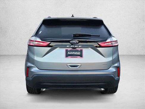 New 2024 Ford Edge SE image 8