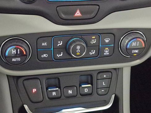 Certified 2021 GMC Terrain SLT image 30