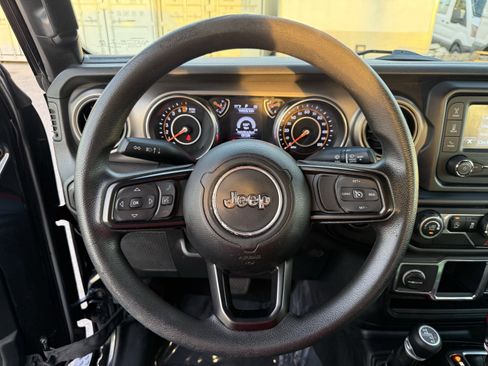 Used 2018 Jeep Wrangler Unlimited Sport image 25