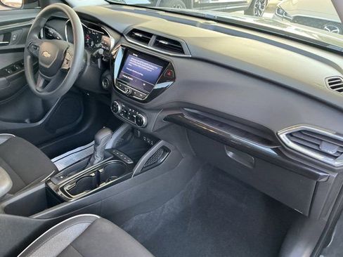 Used 2021 Chevrolet TrailBlazer LT w/ Convenience Package image 19