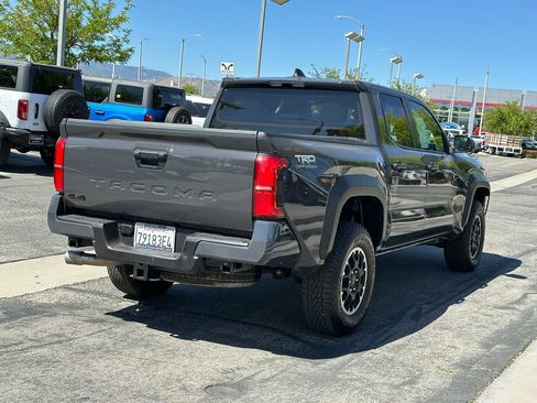 Used 2025 Toyota Tacoma TRD Off-Road AWD/4WD image 8