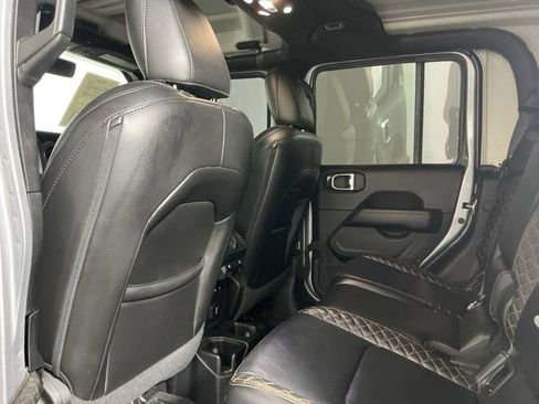 Used 2021 Jeep Gladiator Overland image 23