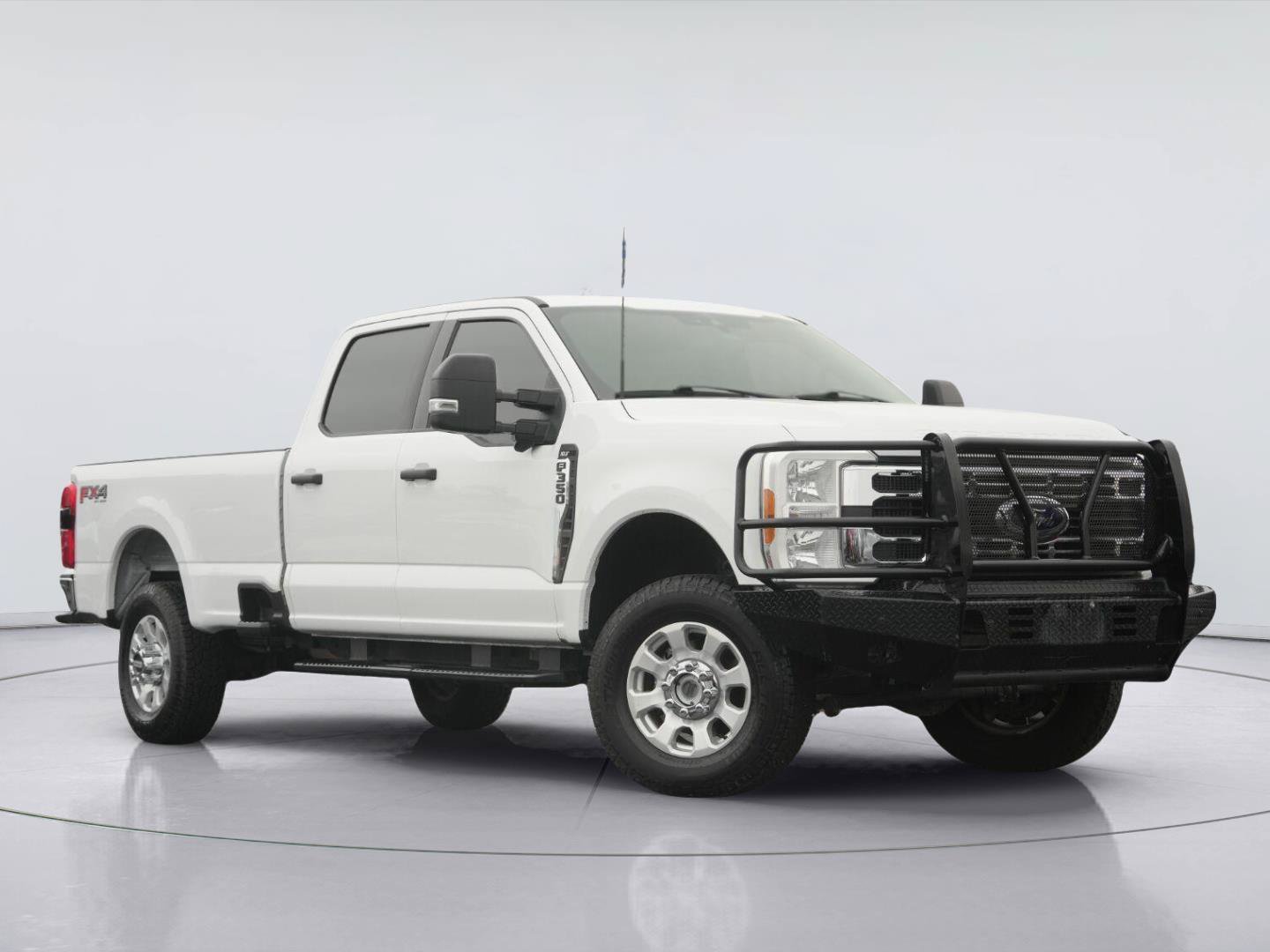 Used 2023 Ford F350 XLT w/ 360-Degree Camera Package AWD/4WD image 2