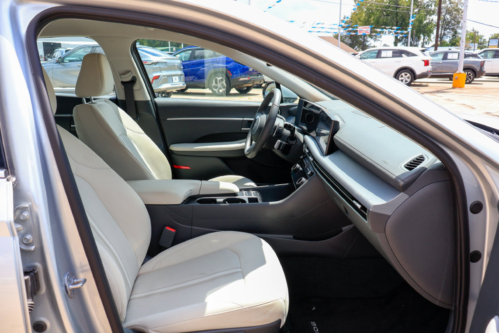 Certified 2026 Hyundai Sonata SEL FWD image 8