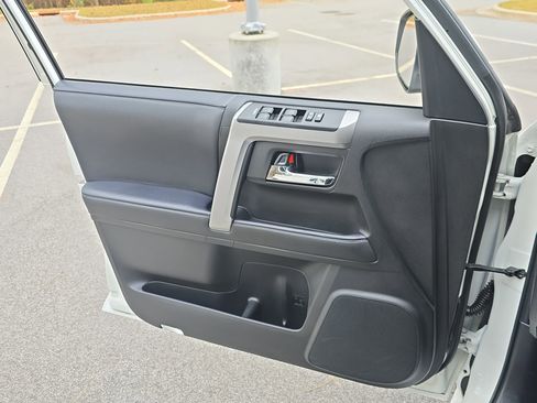 Used 2022 Toyota 4Runner TRD Sport image 26