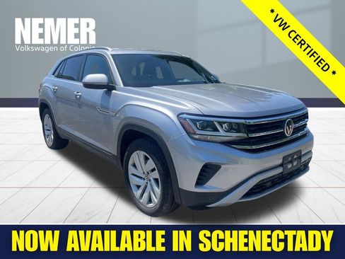 Certified 2022 Volkswagen Atlas Cross Sport SE AWD/4WD image 9