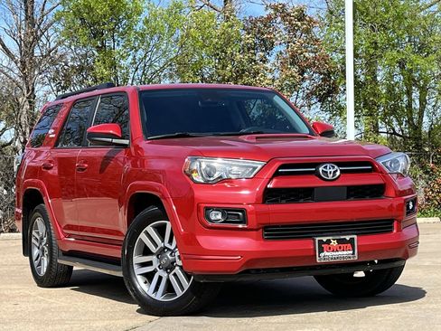 Used 2024 Toyota 4Runner TRD Sport image 2