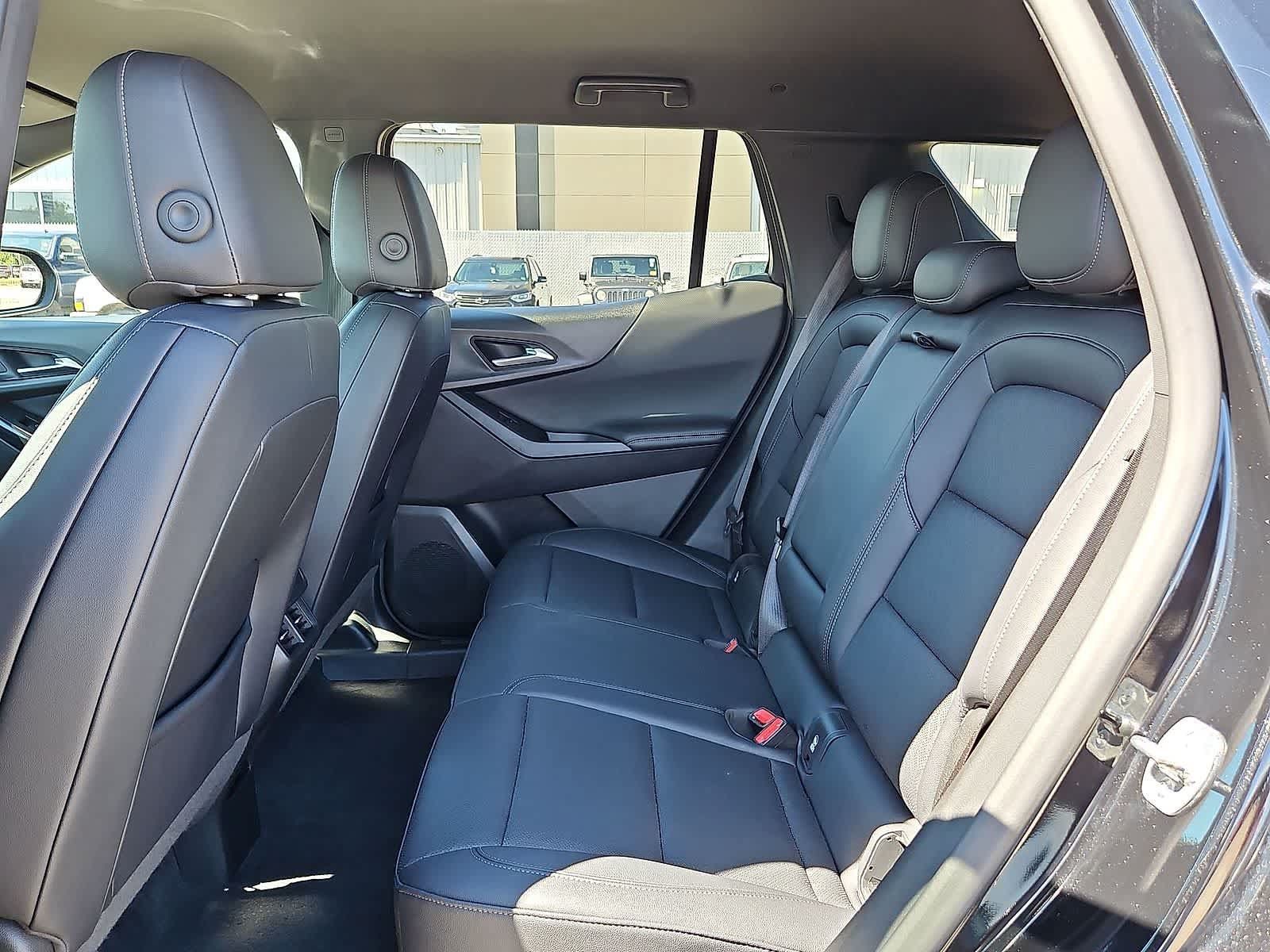 Used 2025 Chevrolet Equinox LT w/ Convenience Package II AWD/4WD image 30