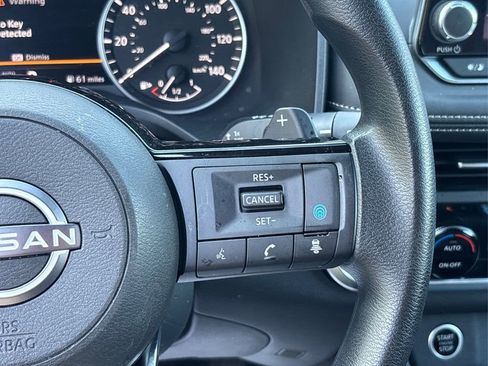 Used 2023 Nissan Rogue SV image 23