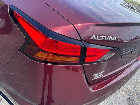 Used 2025 Nissan Altima 2.5 SV FWD image 28