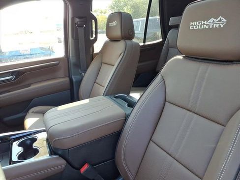 New 2026 Chevrolet Tahoe High Country w/ Sun And Tow Package image 7