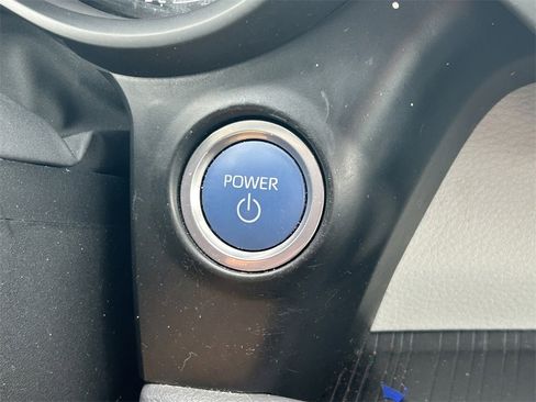 Used 2022 Toyota Sienna XSE image 34