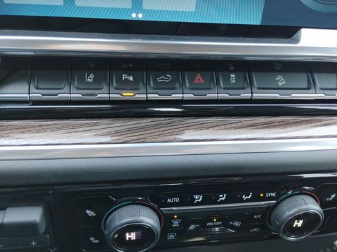 Used 2025 Chevrolet Silverado 2500 LT w/ Trail Boss Package image 30