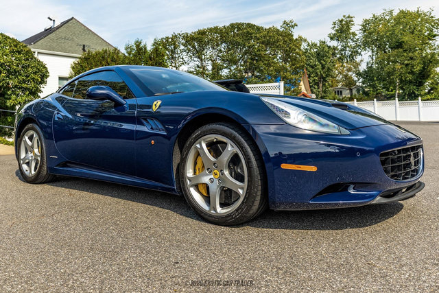 Used 2012 Ferrari California RWD image 19