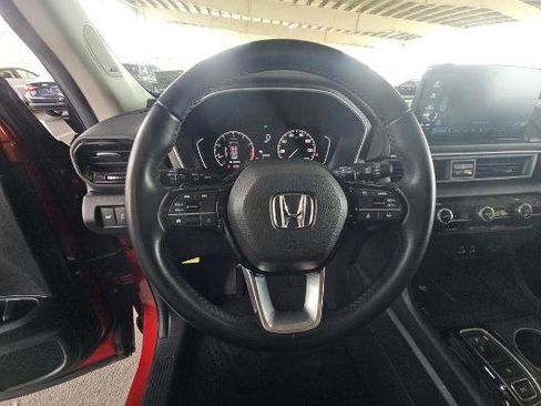 Used 2024 Honda Pilot Touring image 5