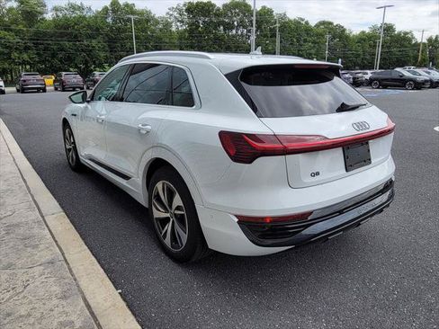 Used 2024 Audi Q8 e-tron Premium Plus w/ Premium Plus Package AWD/4WD image 8
