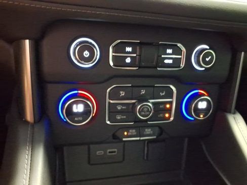 Used 2024 Chevrolet Tahoe LS RWD image 22