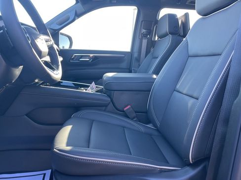 New 2026 Chevrolet Suburban Premier AWD/4WD image 25