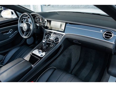 Used 2022 Bentley Continental GT V8 image 2