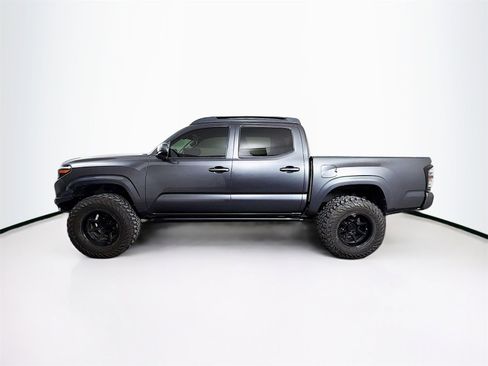 Used 2022 Toyota Tacoma SR image 4