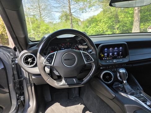 Used 2020 Chevrolet Camaro LT w/ RS Package image 11