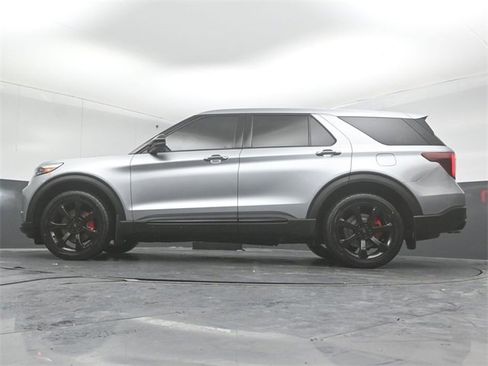 Certified 2021 Ford Explorer ST w/ ST Street Pack image 38