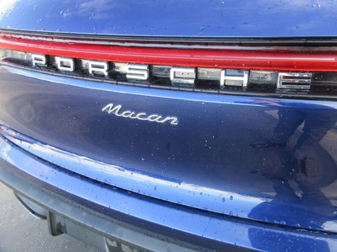 Used 2022 Porsche Macan image 8