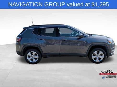 Used 2018 Jeep Compass Latitude w/ Popular Equipment Group AWD/4WD image 6
