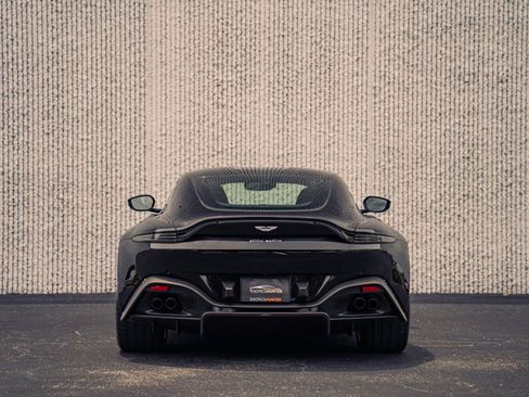 Used 2020 Aston Martin V8 Vantage Coupe RWD image 9