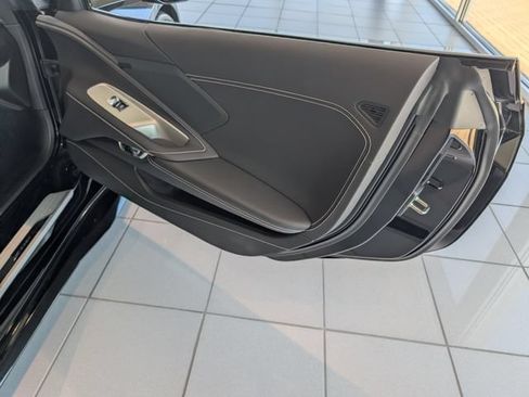 Used 2025 Chevrolet Corvette Z06 RWD image 4