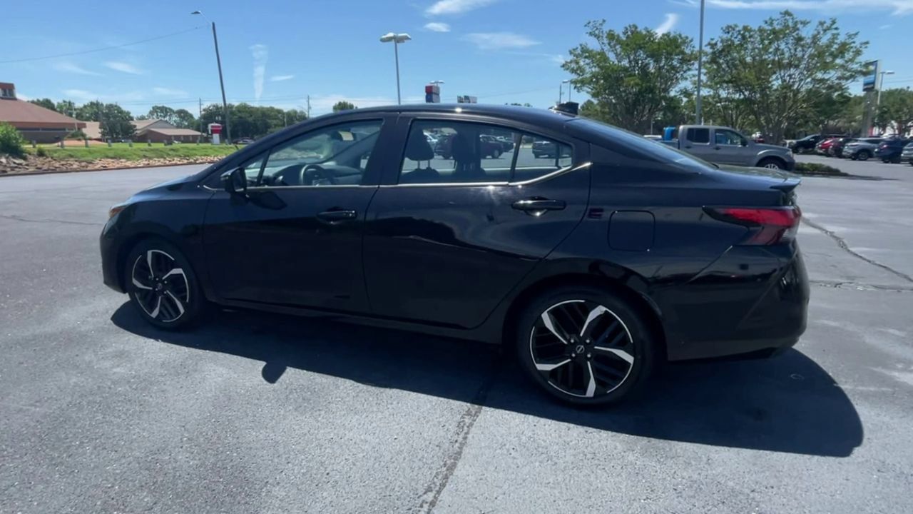 Used 2024 Nissan Versa SR FWD image 6