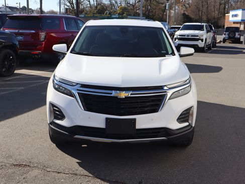 Certified 2024 Chevrolet Equinox LT image 3