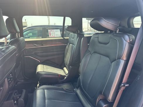 Used 2023 Jeep Grand Cherokee L Overland AWD/4WD image 12