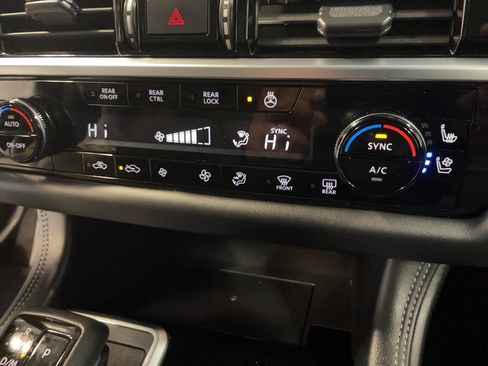 Used 2025 Nissan Pathfinder Platinum AWD/4WD image 7