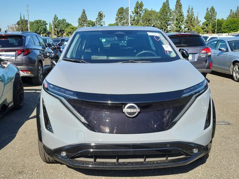 Used 2023 Nissan Ariya AWD image 2