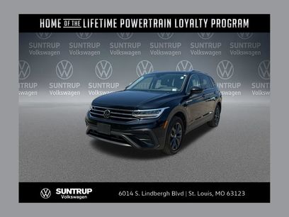 Used 2023 Volkswagen Taos SE w/ Panoramic Sunroof Package