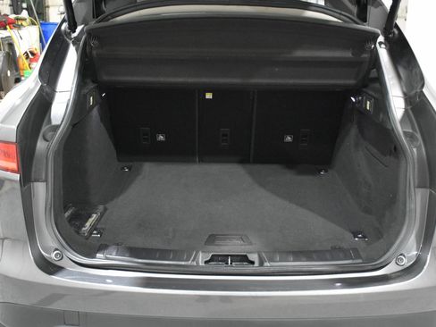 Used 2018 Jaguar F-PACE Prestige image 24