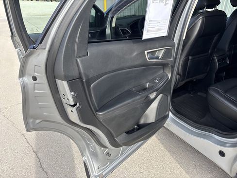 Used 2022 Ford Edge SEL w/ Convenience Package image 25