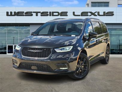 Used 2022 Chrysler Pacifica Limited w/ S Appearance Package