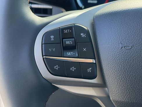 New 2026 Ford Explorer Active RWD image 8