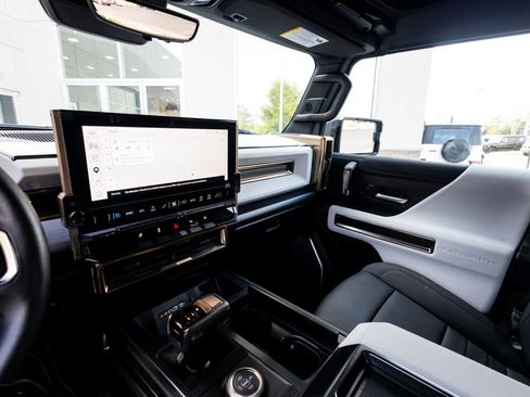 Used 2025 GMC Hummer EV 3X AWD/4WD image 41
