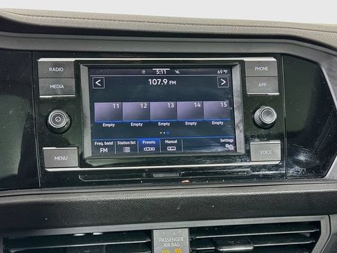 Certified 2023 Volkswagen Jetta SE w/ Panoramic Sunroof Package FWD image 14