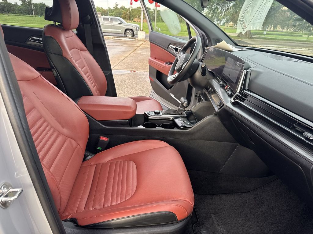 Used 2025 Kia Sportage SX FWD image 31