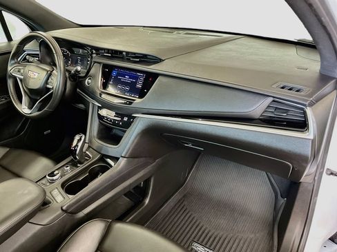 Used 2025 Cadillac XT6 Luxury w/ LPO, Floor Liner Package AWD/4WD image 32