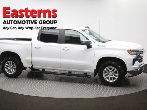 Used 2023 Chevrolet Silverado 1500 LT AWD/4WD image 44