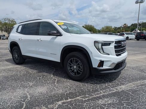 Used 2025 GMC Acadia Elevation image 2