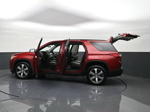 Certified 2019 Chevrolet Traverse LT w/ LT Premium Package AWD/4WD image 40