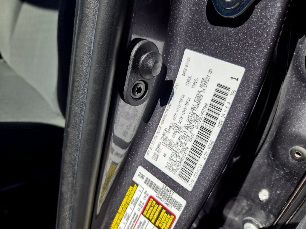 Used 2021 Toyota Tacoma SR5 RWD image 17
