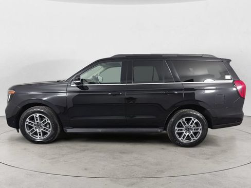 Used 2025 Ford Expedition Active AWD/4WD image 2