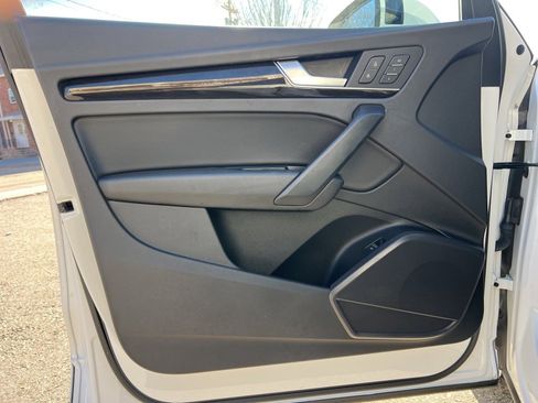 Used 2018 Audi Q5 2.0T Premium Plus w/ Premium Plus Package image 12